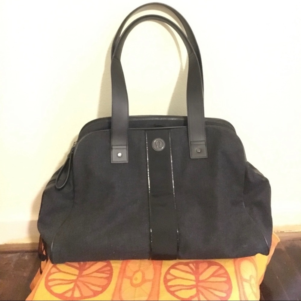 Two times a yogi lululemon bag